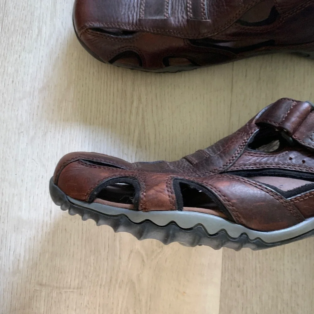 Merrell Mens Brown Leather Fisherman Sandals Closed Toe Hiking Shoes Air Cushion